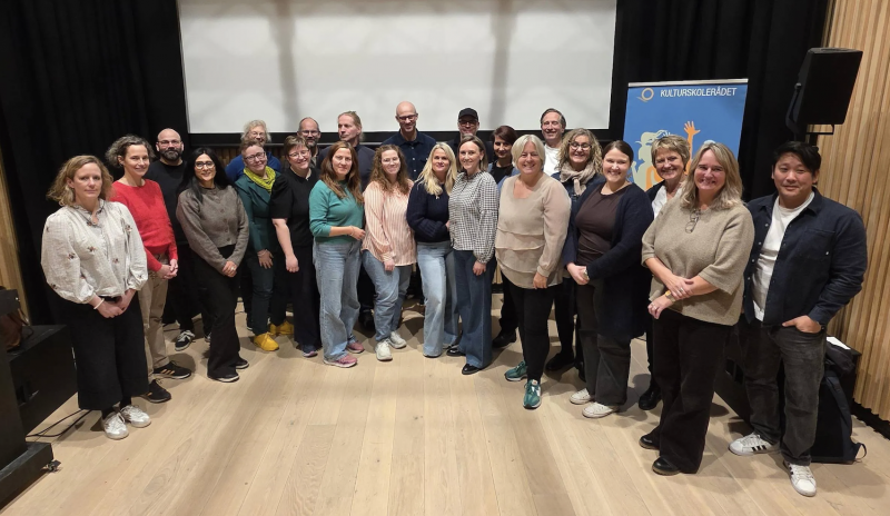 Gruppebilde fra kull 4 i Mangfoldsledelse i kulturskolen. Foto: Kulturskolerådet